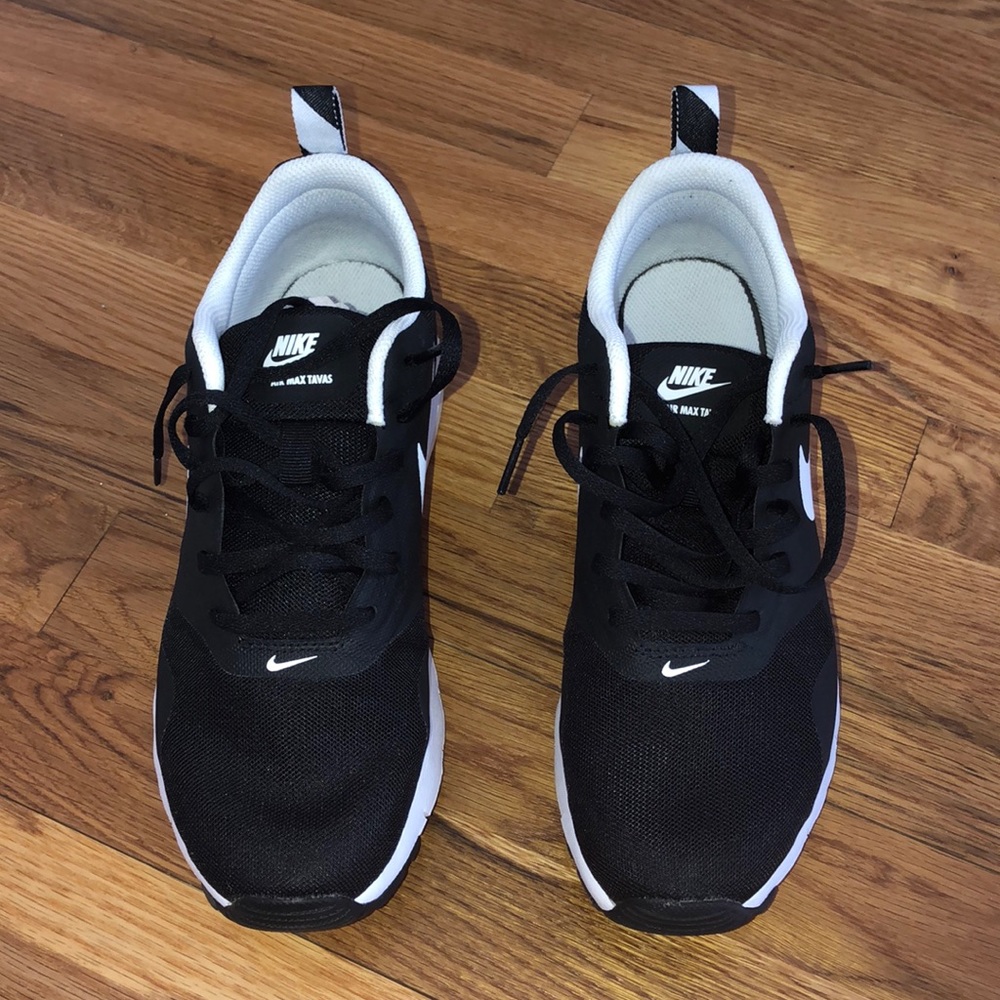 Nike Air Max Tavas Black & White